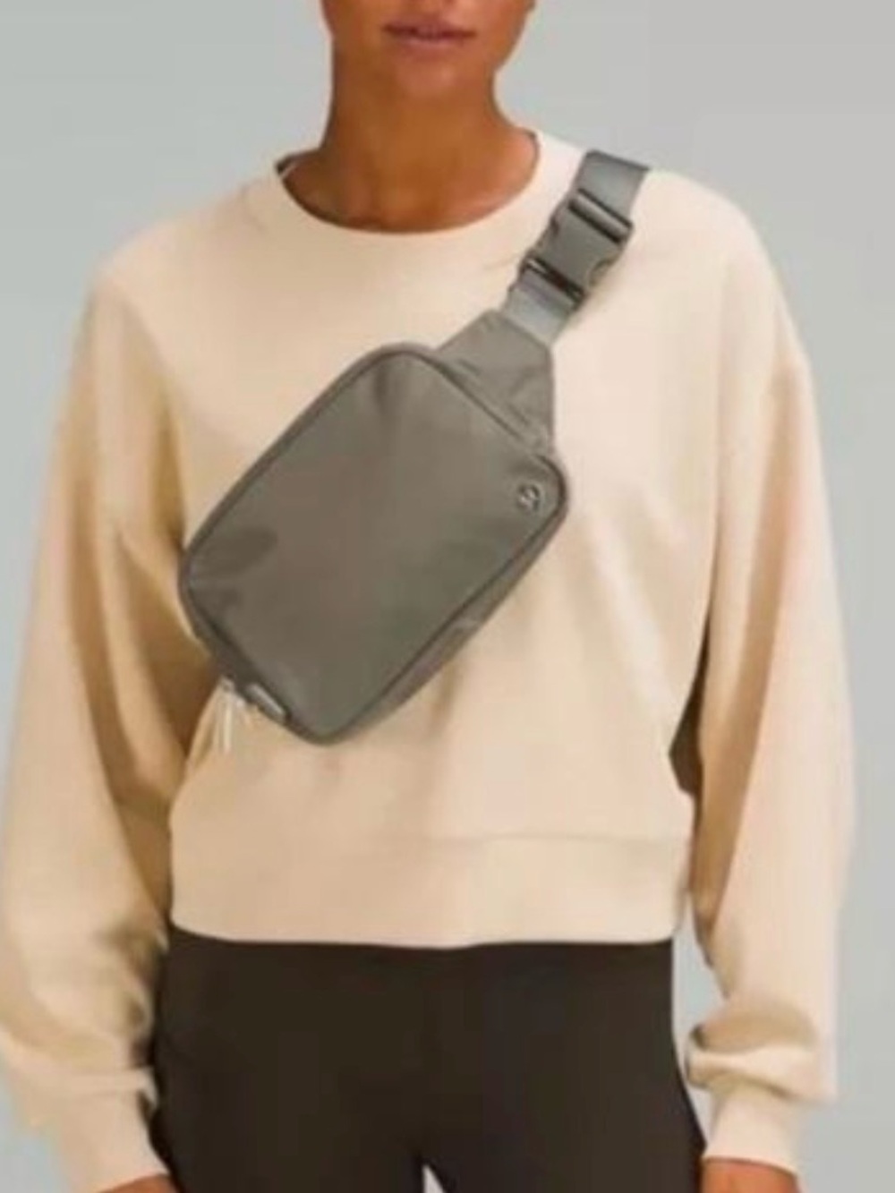 Everywhere, belt bag, size 2 L